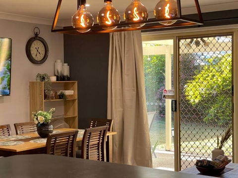 Peaceful Brand New Holiday House In North Lakes - Inverell Accommodation 3