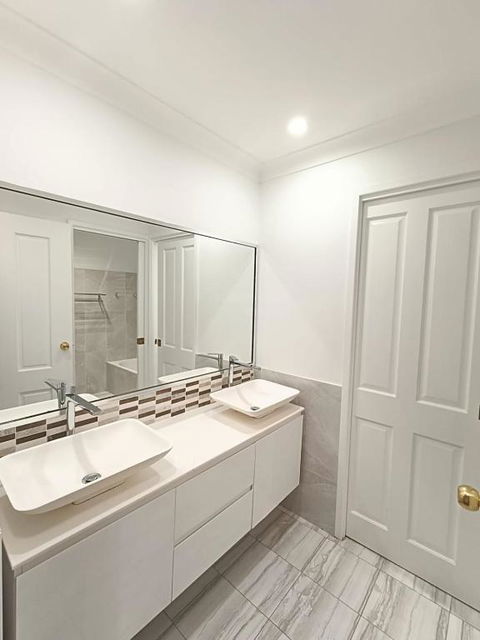 Peaceful Room In Modern Baulkham Hills Home - BH3 - Inverell Accommodation 3