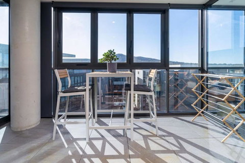 Perfectly Located 1BR BA Apartment - Inverell Accommodation 1