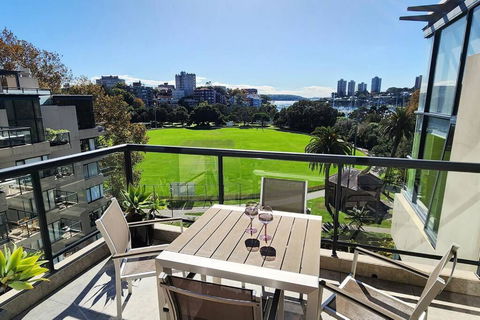Penthouse With Private Terrace, Parking + 2 Pools - Inverell Accommodation 2