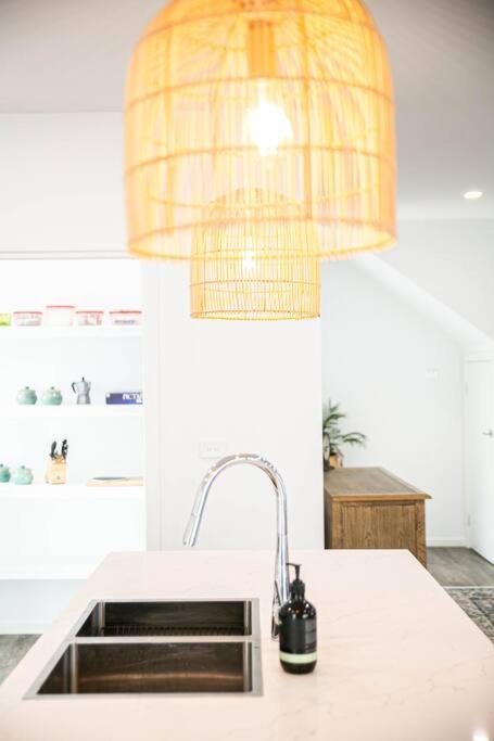 Perfect For Families And Groups - Large 5 Bedroom - Inverell Accommodation 2