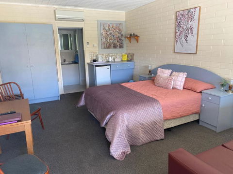 Peterborough Motel - Inverell Accommodation 1