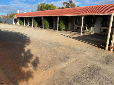 Peterborough Motel - Inverell Accommodation 2