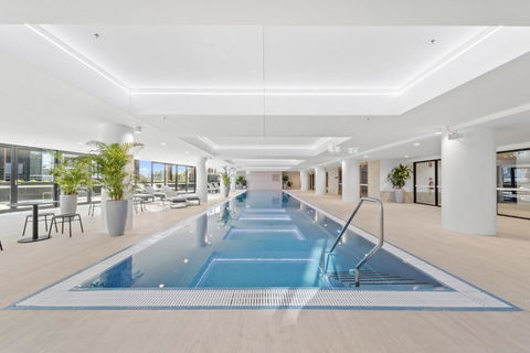 Phillip 2-Bed: Chic Interiors Amazing Amenities - Inverell Accommodation 0