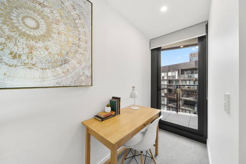 Phillip 2-Bed: Chic Interiors Amazing Amenities - Inverell Accommodation 3