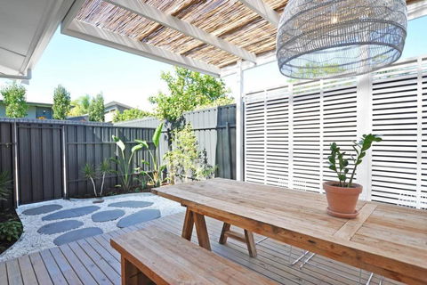 Pine At Arlos Glenelg South - Inverell Accommodation 0