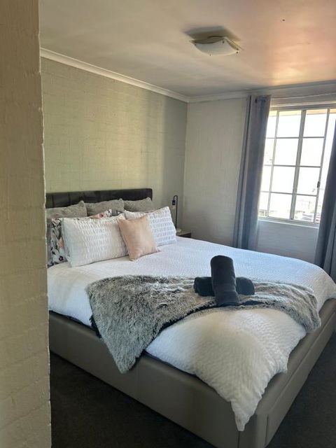 Plush 2 Bedroom Apartment Kingston - Inverell Accommodation 0