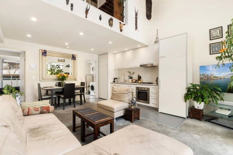 Poolside Apartment Opposite Redfern Park - Inverell Accommodation 1