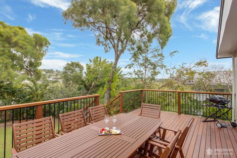 Poppies Cottage - Cooee Bay Beachside Retreat - Inverell Accommodation 0