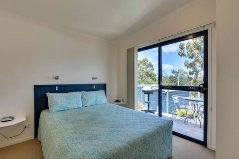 Port Huon Cottages - Inverell Accommodation 3