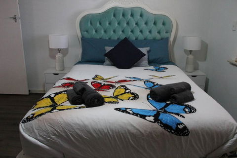 Raeside Home - Inverell Accommodation 2