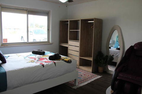 Raeside Home - Inverell Accommodation 1