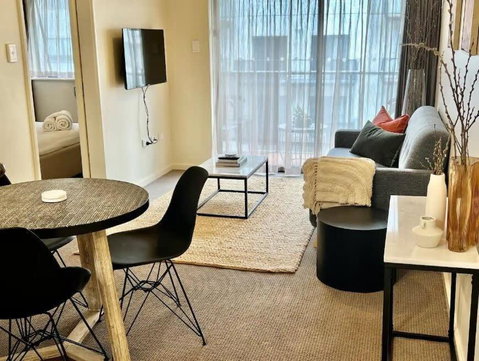 Prime Location 1 Bdr Apt In Perth - Inverell Accommodation 0