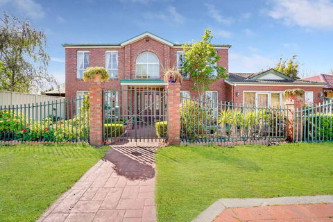 Prized Home Away From Home In Enviable Location - Inverell Accommodation 1