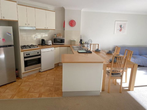 Quiet And Convenient - Inverell Accommodation 3