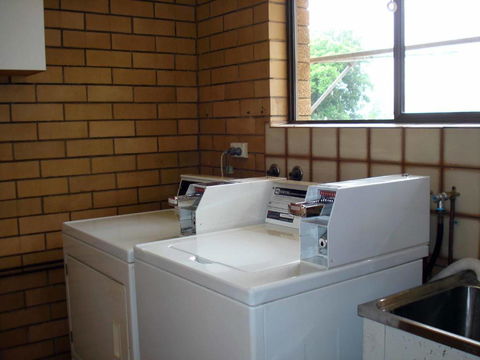 Raceview Motor Inn - Inverell Accommodation 3