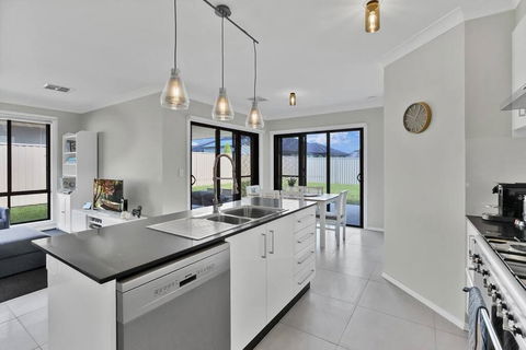 Red Gum Rise - Gateway To The Southern Highlands - Inverell Accommodation 0