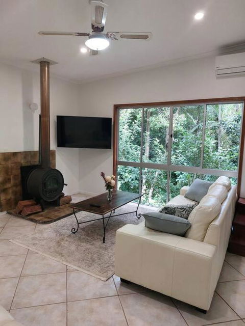 Rainforest Retreat-Fireplace-BBQ-3 Acres- - Inverell Accommodation 1