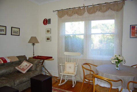 At Eleven - La Petite Maison - Inverell Accommodation 0