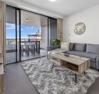 AU1 - Long Stay w Balcony RiverViews Fast WiFi - Inverell Accommodation