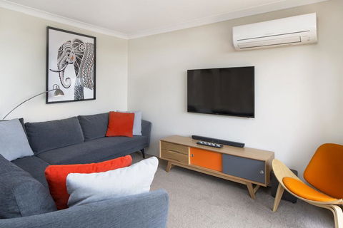 Avalanche 6 - Sophisticated Style &modern Comfort With A Central Location - Inverell Accommodation 3