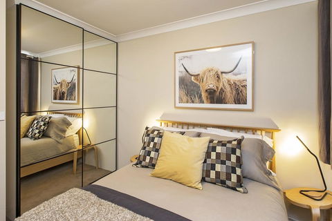Avalanche 6 - Sophisticated Style &modern Comfort With A Central Location - Inverell Accommodation 0