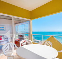 Avalon 4 - right across the road from convent beach - uninterrupted views