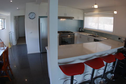 Award Winning Beach Front Retreat - Inverell Accommodation 2