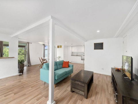 Bailey House - Inverell Accommodation 0