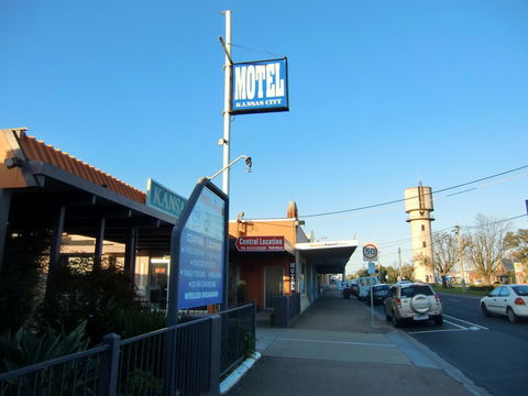 Bairnsdale Kansas City Motel - Inverell Accommodation 3