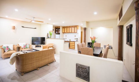 Bali Beach Villa - Port Douglas - Inverell Accommodation 2
