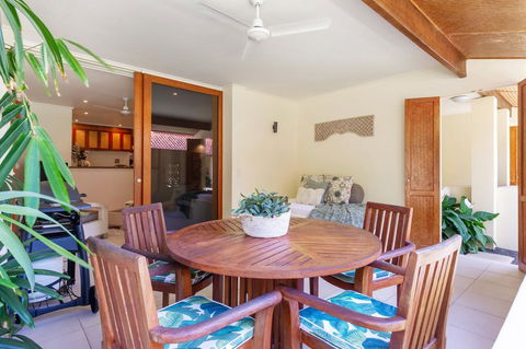 Balinese Beachfront Villa - Inverell Accommodation 2