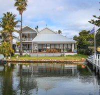 Bancroft Bay Frontage - Inverell Accommodation