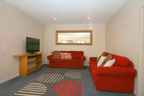 Banjos Way 1/23 Banjo Patterson Crescent - Inverell Accommodation 1