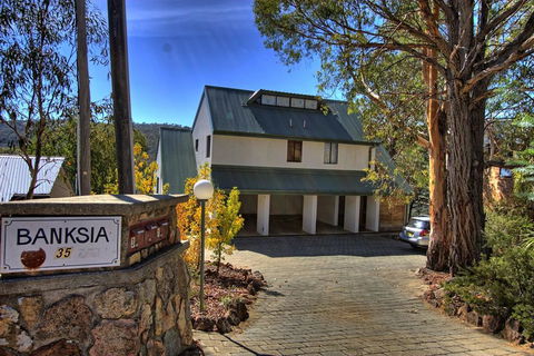 Banksia 2/35 Townsend Street - Inverell Accommodation 0