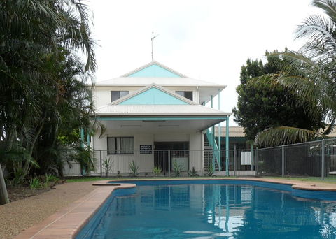 Bargara Beach Motor Inn - Inverell Accommodation 0