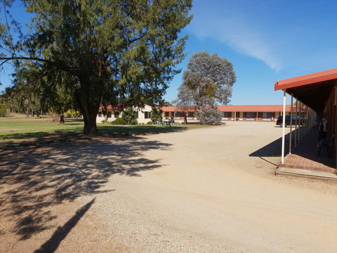 Barooga Golf View Motel - Inverell Accommodation 0