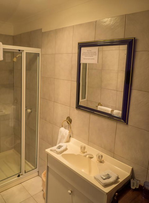 Battery Point Manor - Inverell Accommodation 3