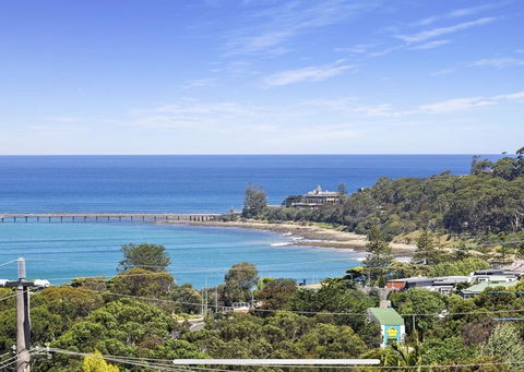 Bay Views Lorne - Inverell Accommodation 1