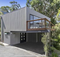 Bay Views Lorne - Inverell Accommodation