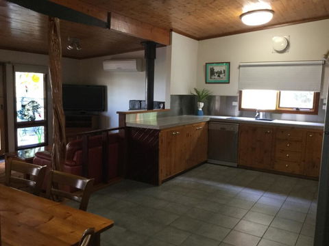 Bayview Boathouse - Inverell Accommodation 3