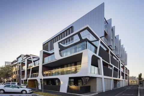 Beach Apartment Port Melbourne - Inverell Accommodation 3