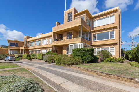 BEACH BELLE - MORNINGTON - Inverell Accommodation 2