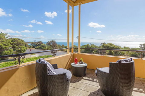 BEACH BELLE - MORNINGTON - Inverell Accommodation 1
