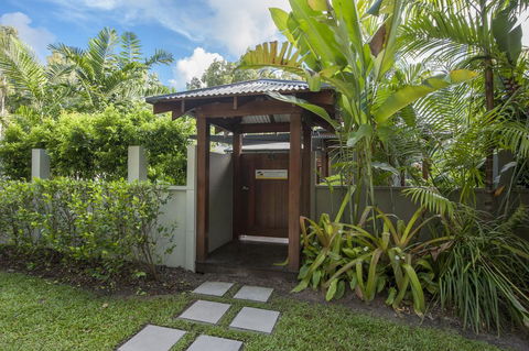 Beach Condominium - Inverell Accommodation 1