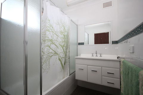 BEACHFRONT 3- 3/12 Bundella Ave LC - Inverell Accommodation 2