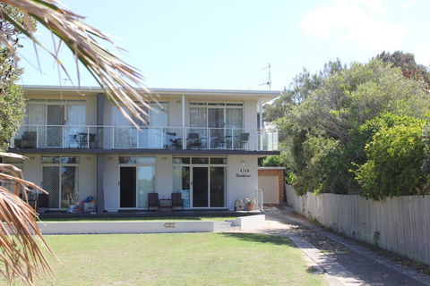 BEACHFRONT 3- 3/12 Bundella Ave LC - Inverell Accommodation 3