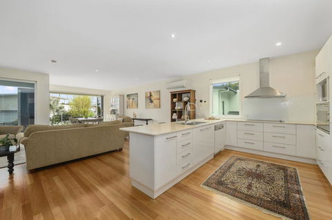 Beachfront By The CC - Family Friendly, Plunge Pool, Steps To The Beach - Inverell Accommodation 3