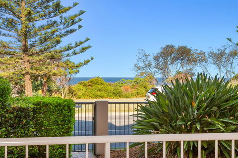 Beachfront On Marine - Inverell Accommodation 2