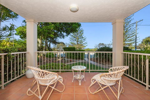 Beachfront On Marine - Inverell Accommodation 0